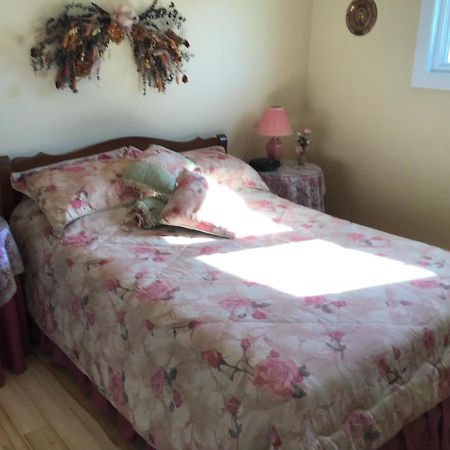 Bed and Breakfast Gite Au Bord De La Baie Bouctouche Exterior foto