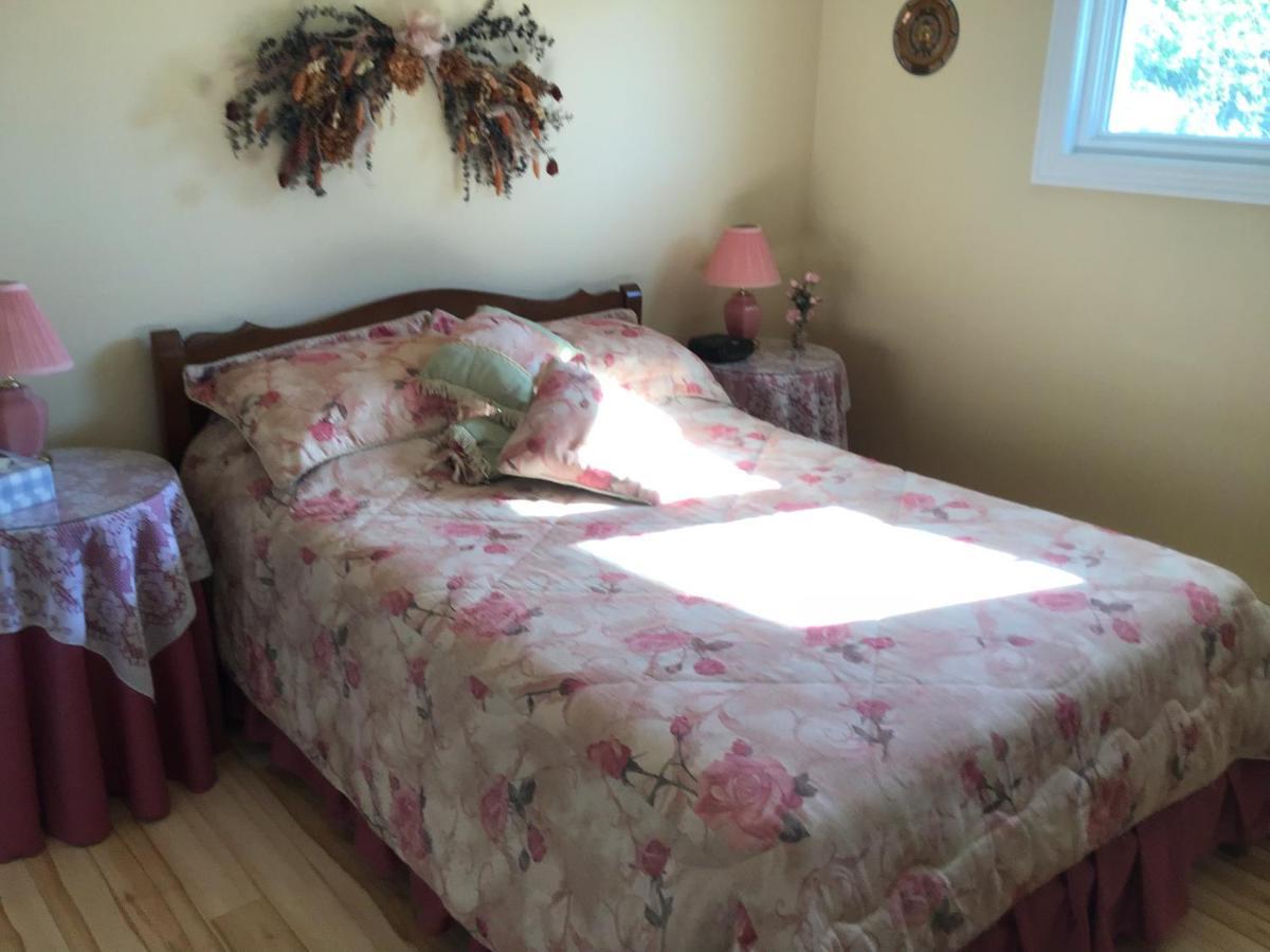 Bed and Breakfast Gite Au Bord De La Baie Bouctouche Exterior foto